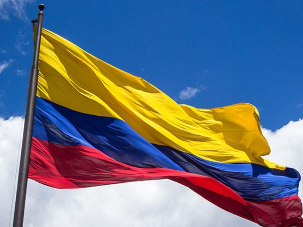 Deja  23 heridos la explosión de coche bomba en batallón militar de Colombia