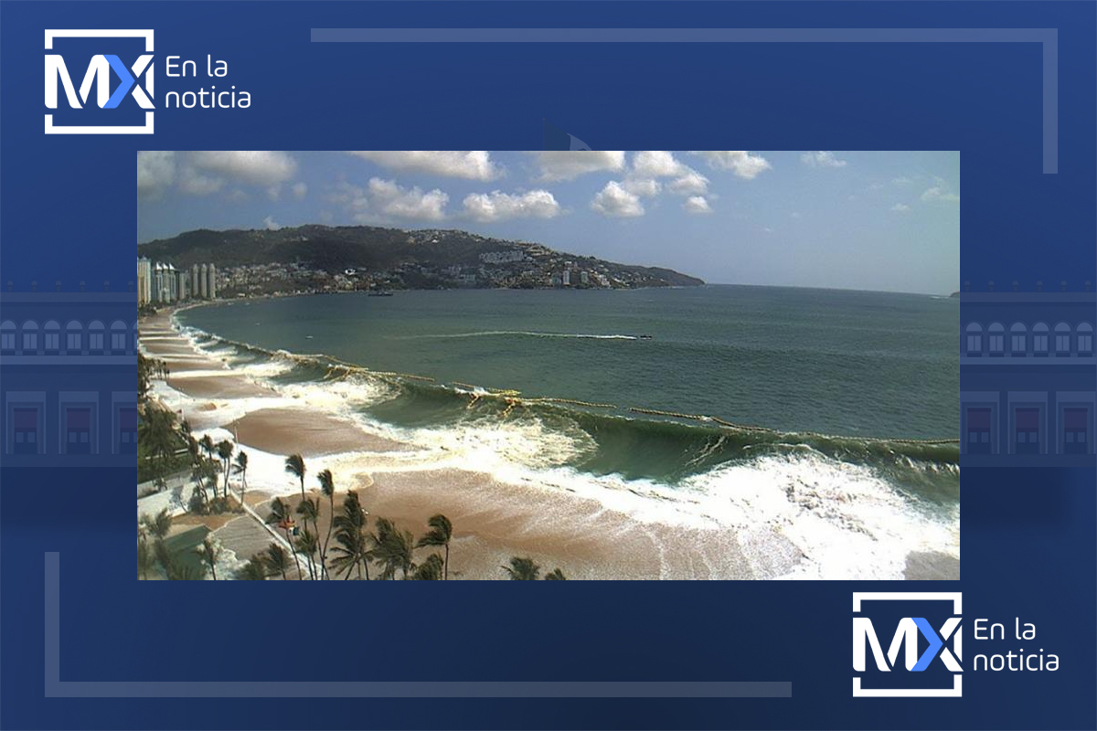 Arrastran olas a turistas en playa de Oaxaca