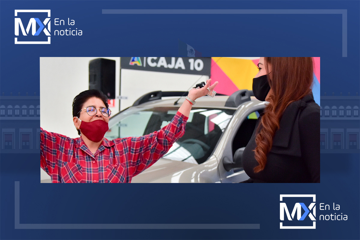 Entrega alcaldesa de Aguascalientes automóviles nuevos a ganadores del sorteo predial 2021