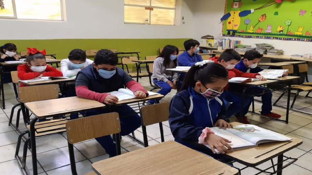 Escuelas con autorización para regreso a clases en Querétaro deberán tener medidores de CO2