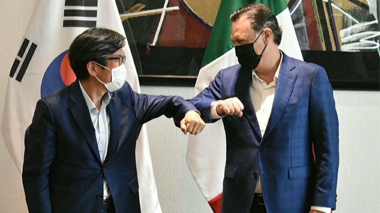 Colaboraran en conjunto Mauricio Kuri y el embajador de Corea para beneficio de Querétaro