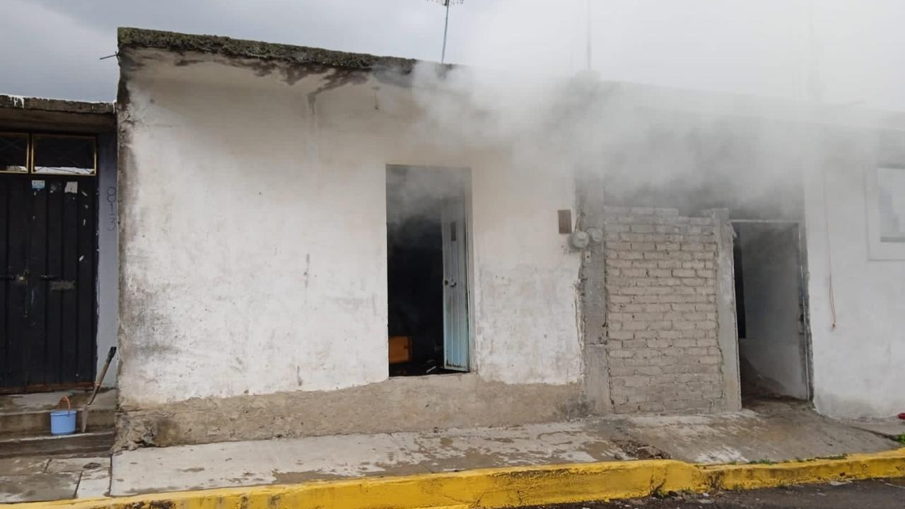 Atiende Policía Municipal incendio en domicilio particular de la Capital