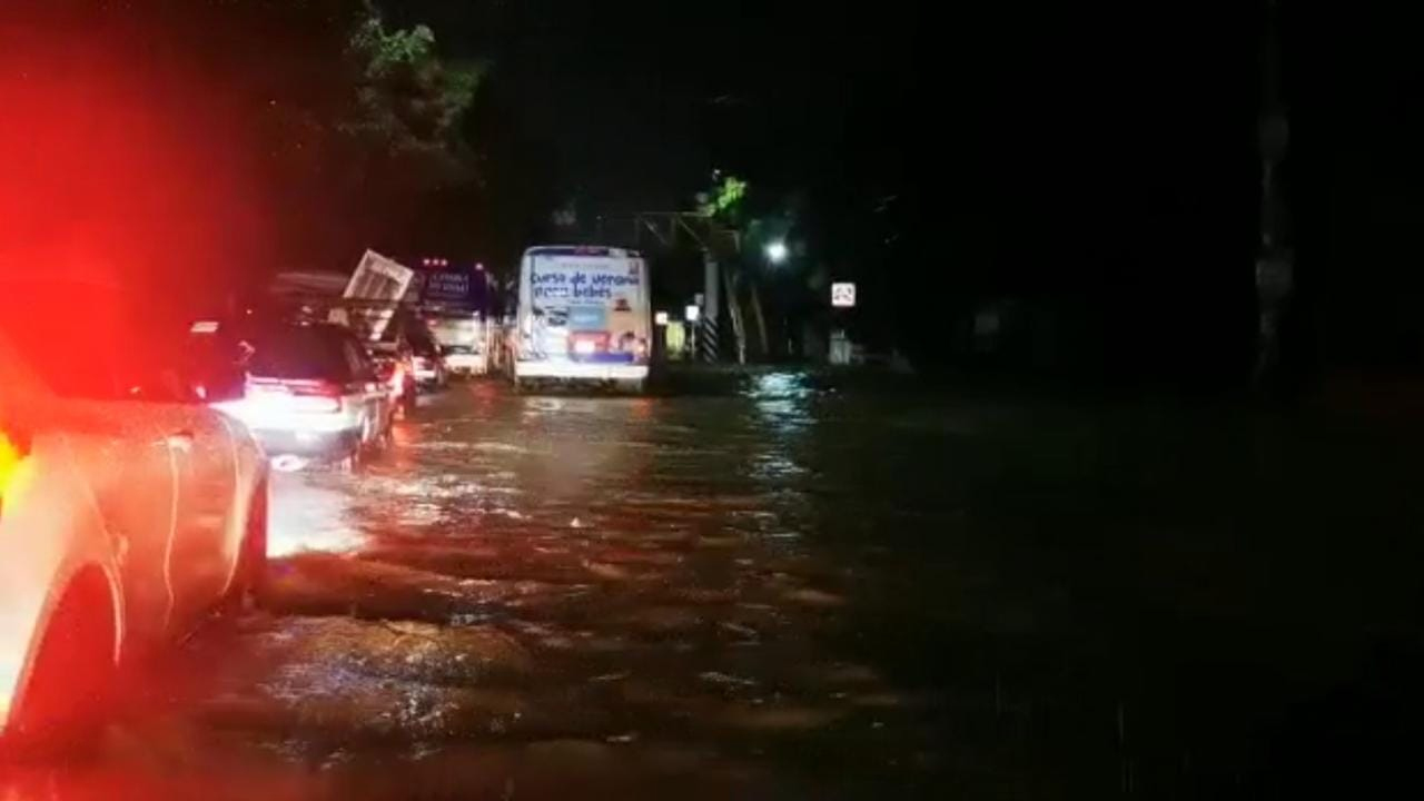 Monitorea CEPCO afectaciones por lluvias, derivadas de la Onda Tropical no. 27 en Oaxaca