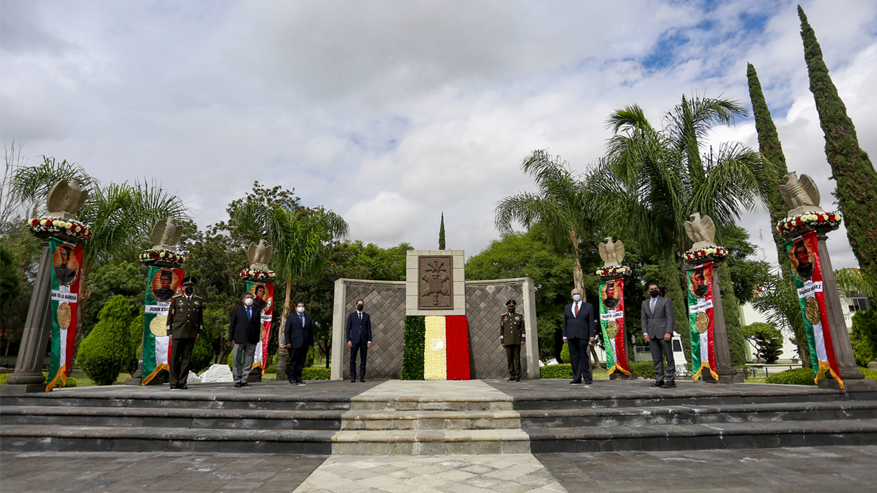 Defender a nuestra Patria en tiempos de prueba, es tarea colectiva: Gobernador de Querétaro