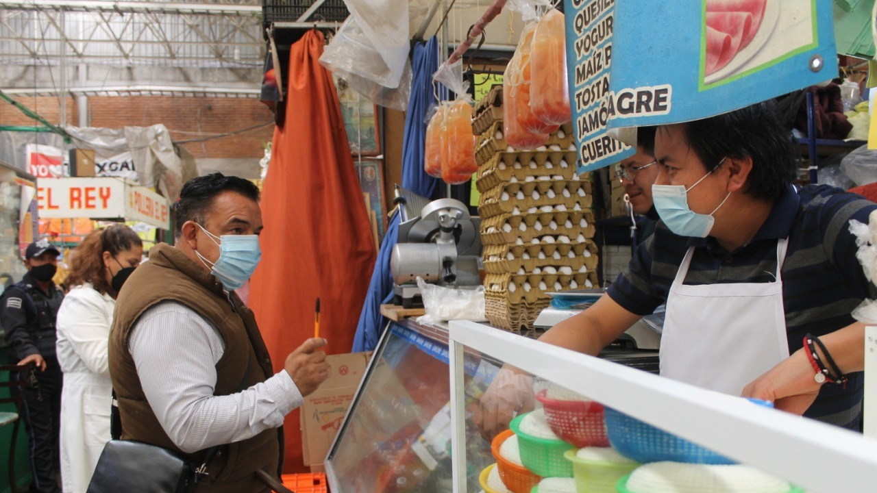 Apercibió Ayuntamiento de Tlaxcala a comerciantes que reincidieron en invasión de espacios en el mercado municipal