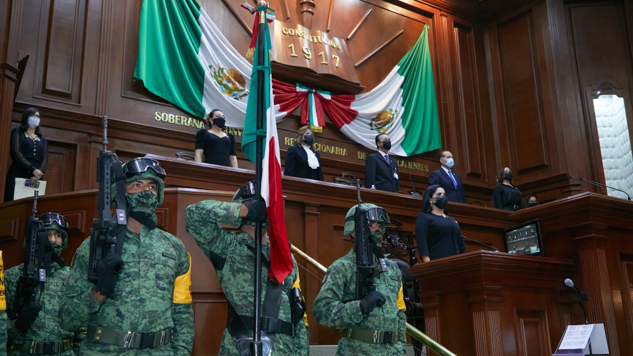 Gobernador de Aguascalientes asiste a la toma de protesta de la LXV Legislatura