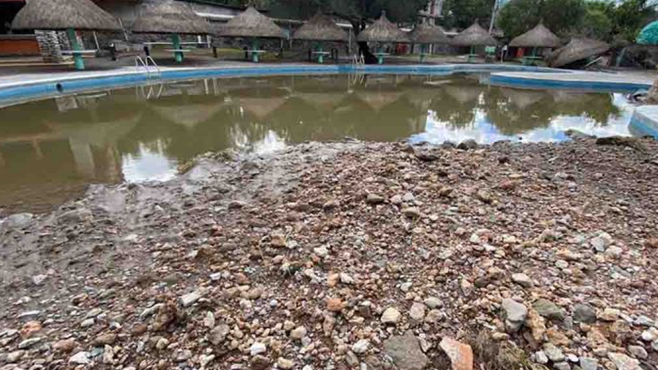 Balnearios de Hidalgo son dañados por aguas negras del río Tula