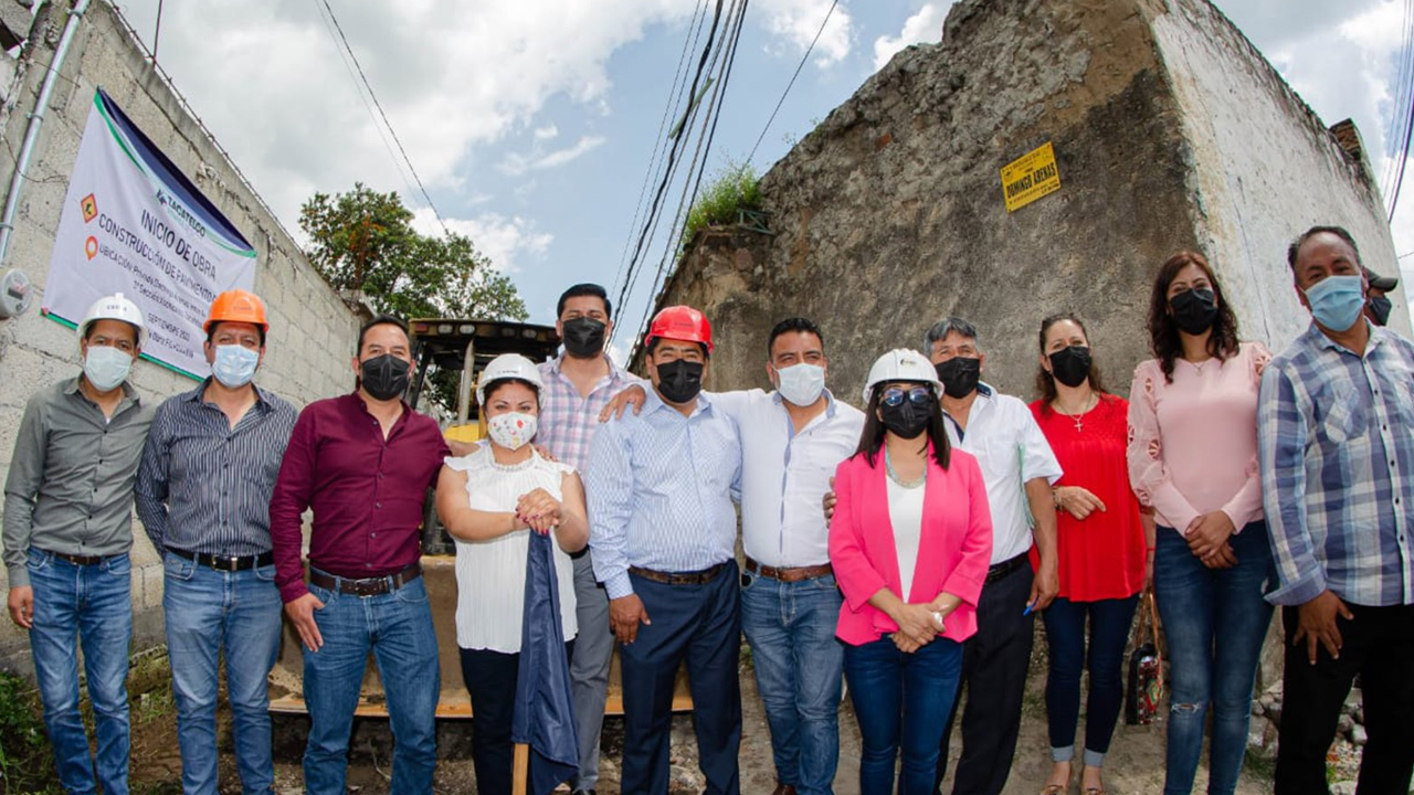 Dan banderazo de inicio de obras en distintas secciones del municipio de Zacatelco