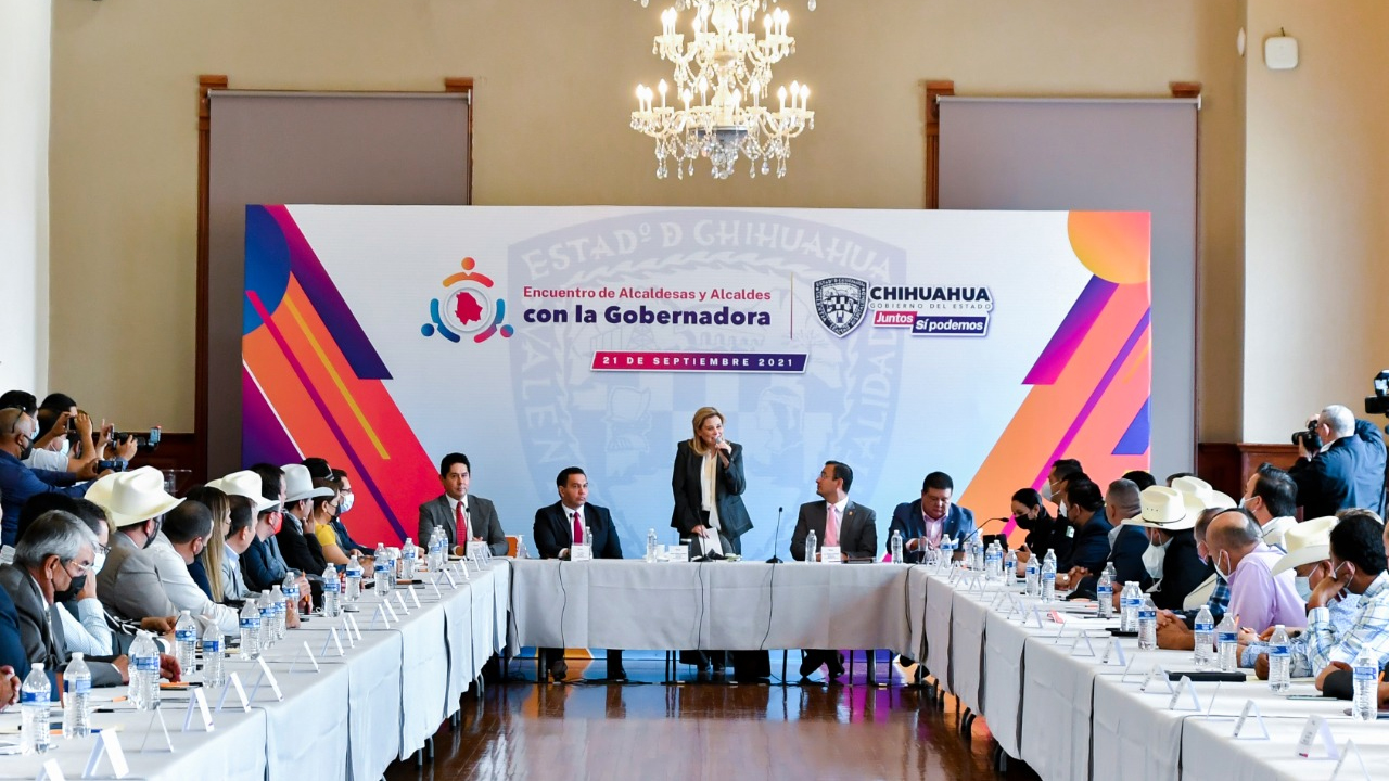 Exhorta Gobernadora de Chihuahua a ediles a trabajar unidos con la administración estatal