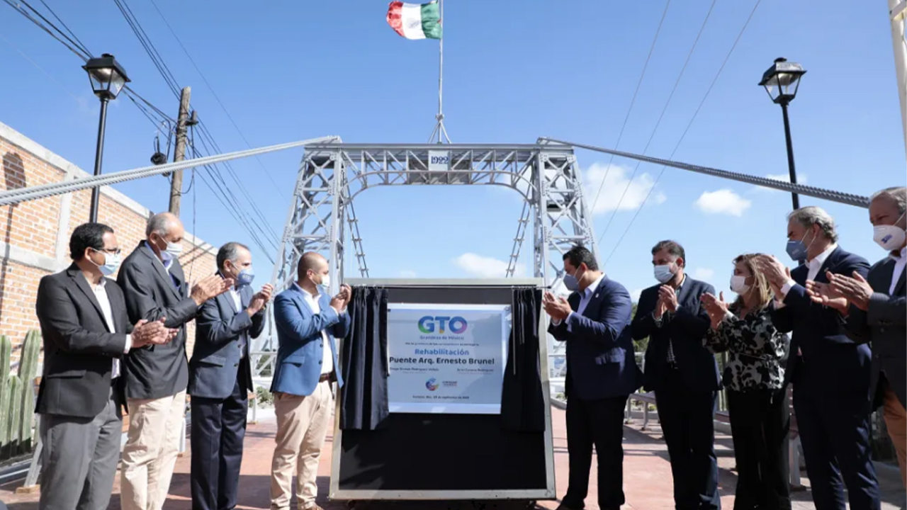 Entregan la rehabilitación del puente peatonal colgante “Arquitecto Ernesto Brunel” en Cortazar, Guanajuato