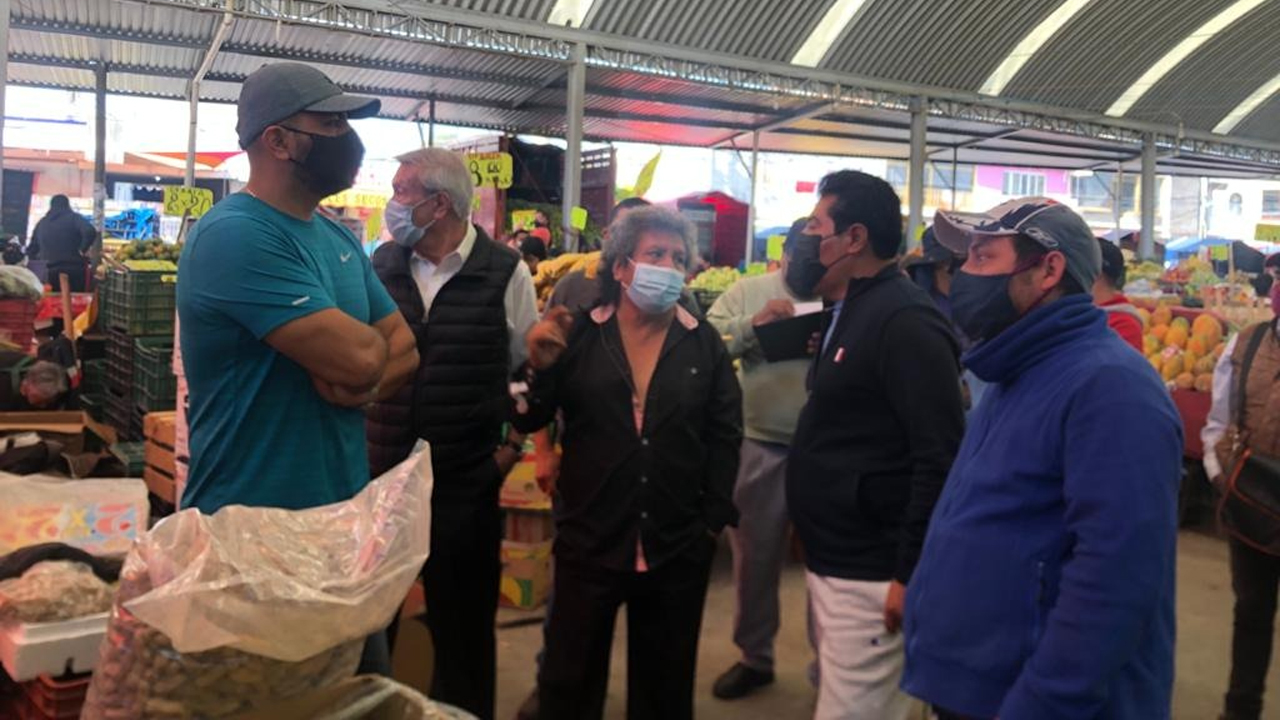 Visita Presidente Municipal de Zacatelco el mercado Ignacio Bonilla Vázquez