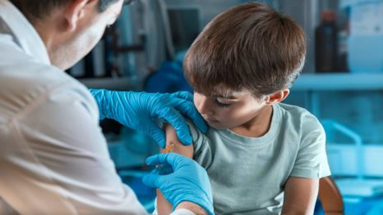 Infantes a partir de seis años serán vacunados contra Covid-19 en Chile