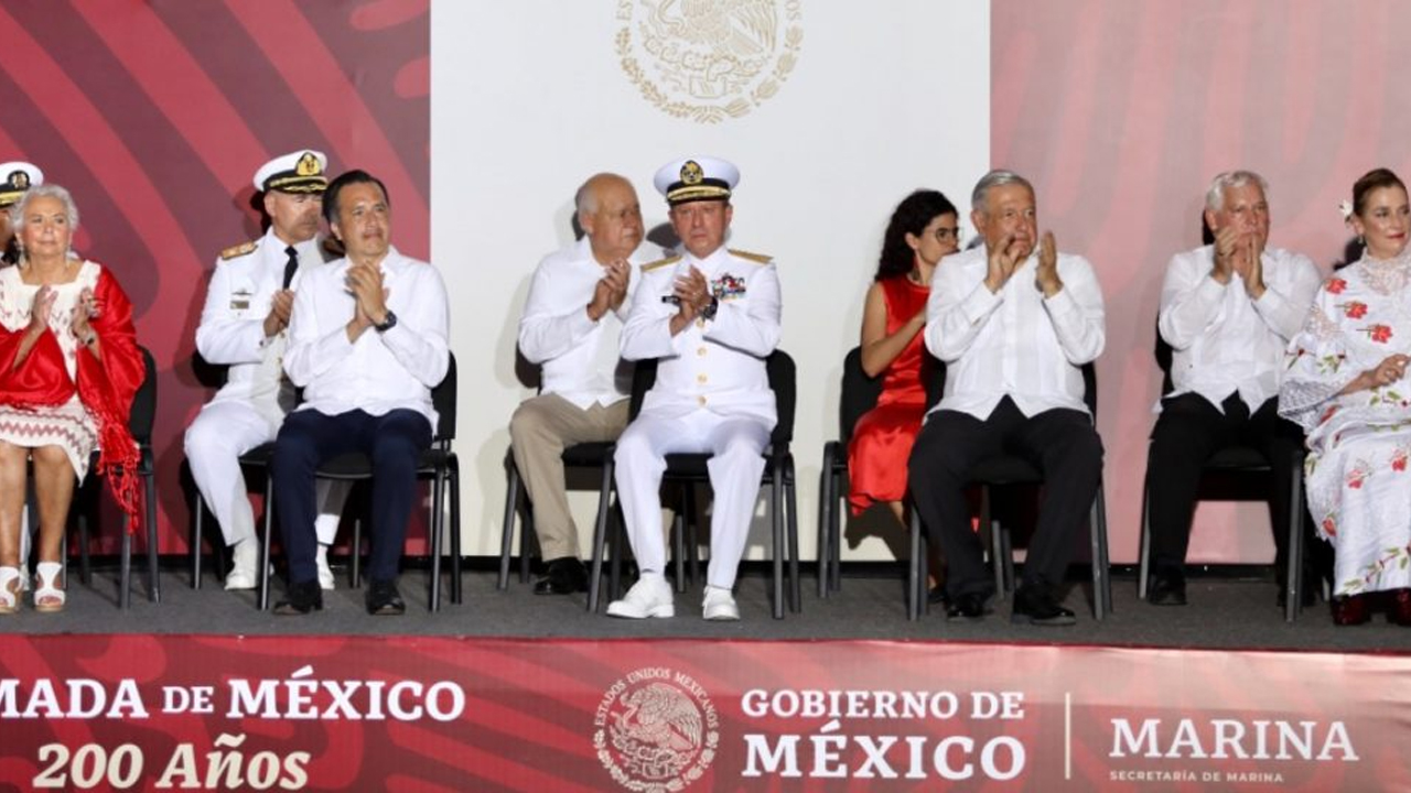 En Veracruz, conmemora Presidente de la República 200 años de la Armada de México