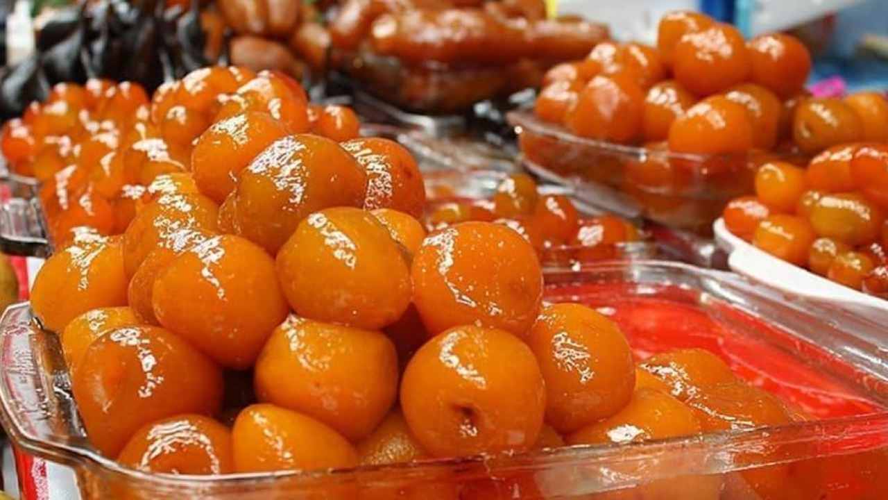 Tejocote una fruta de temporada, aquí te decimos sus beneficios