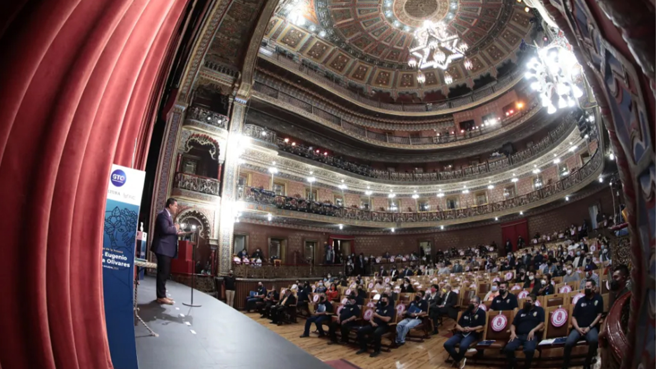 Entregan la Presea “Eugenio Trueba Olivares” al talento cultural de Guanajuato