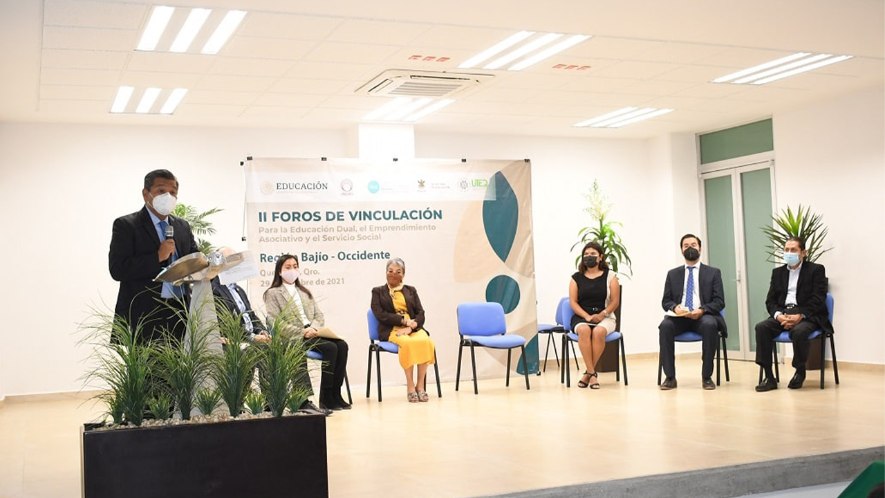 UTEQ sede del II Foro de Vinculación para la Educación Dual, el Emprendimiento Asociativo y Servicio Social de la Región Bajío-Occidente