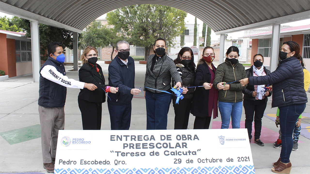 Entregan obra educativa en Pedro Escobedo, Querétaro