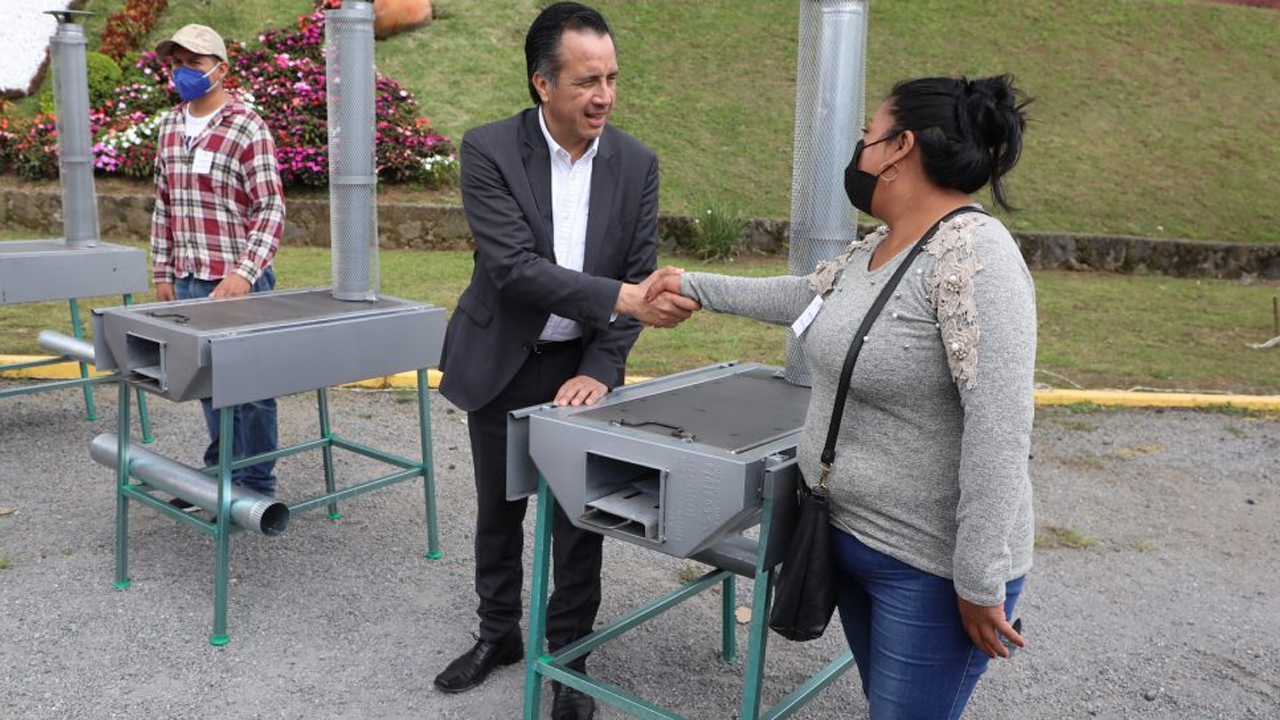 Con apoyos directos Veracruz ha reducido la pobreza extrema: gobernador Cuitláhuac García