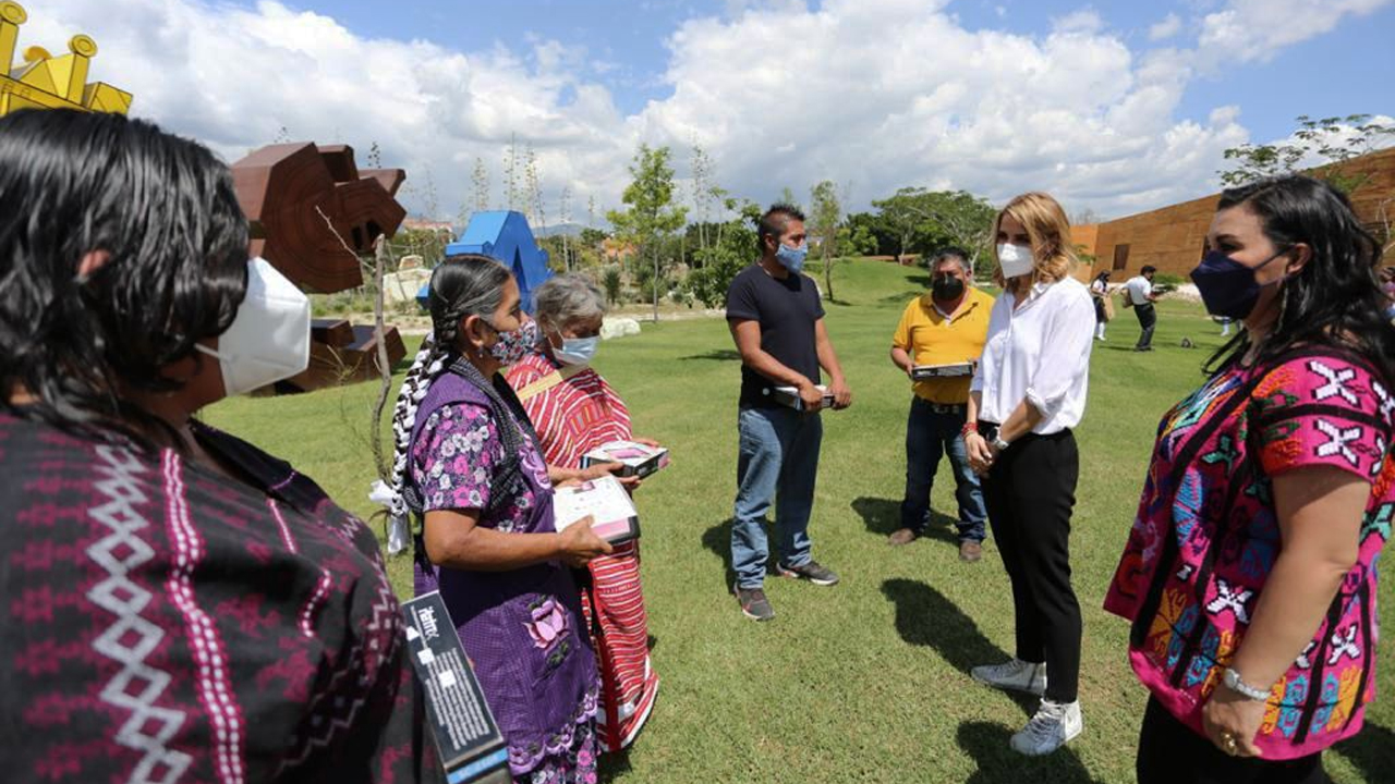 'Textiles de Oaxaca, orgullo de nuestras raíces y costumbres, presentes en México y el Mundo': IMM