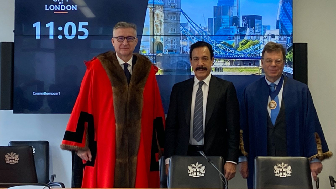 Gobernador de Hidalgo es el primer mexicano en ganar el premio 'Freedom of the city of London'