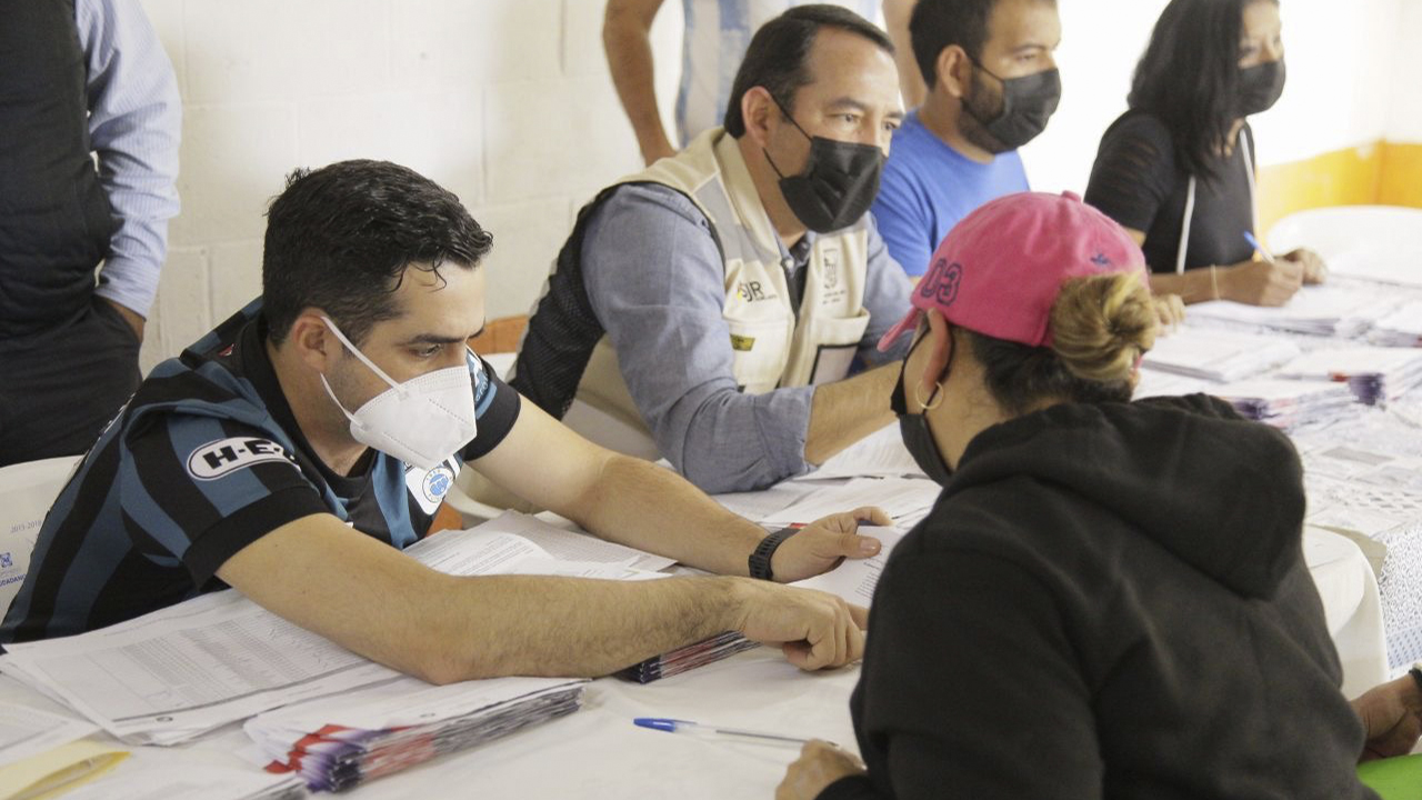 SEDESOQ supervisa entrega de apoyos en La Rueda, Querétaro