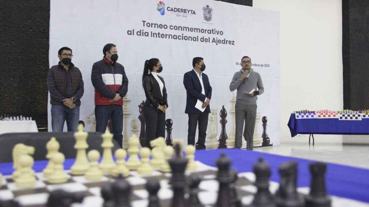 Firman COBAQ y municipio de Cadereyta acuerdo para fortalecer la práctica de ajedrez