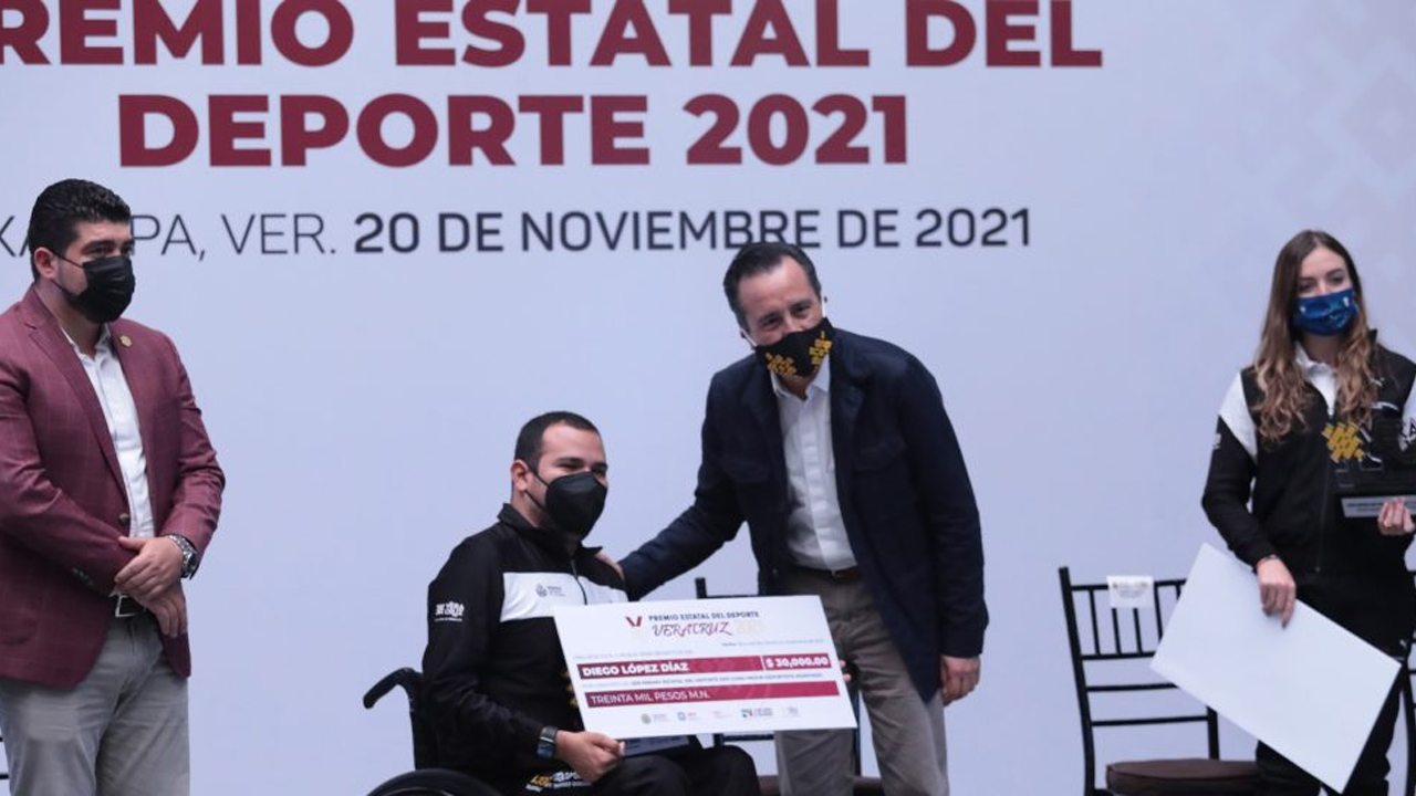 Entrega Gobernador de Veracruz el Premio Estatal del Deporte a medallistas y anuncia bolsa de 6 mdp