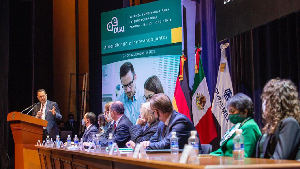 Encabeza Mauricio Kuri lanzamiento de la Alianza Empresarial para la Educación Dual Centro-Bajío-Occidente