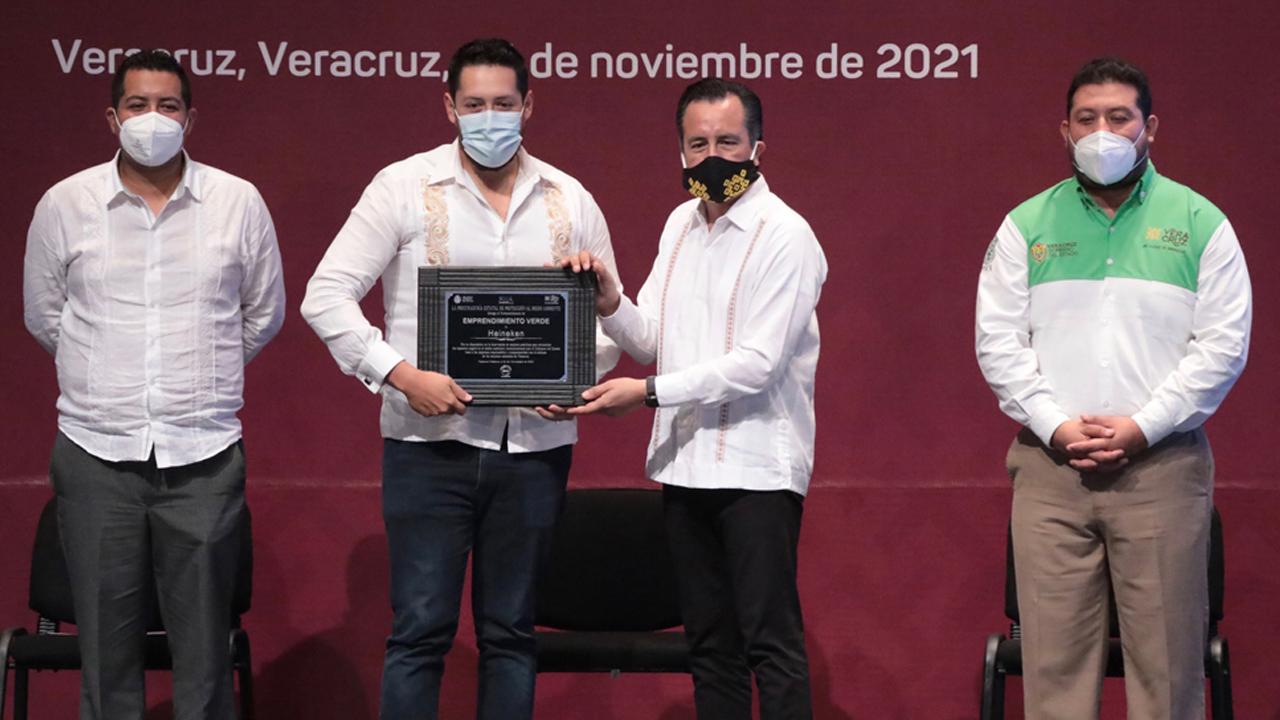 Entrega Veracruz Certificado de empresa verde y responsable a compañías altamente comprometidas con el medio ambiente