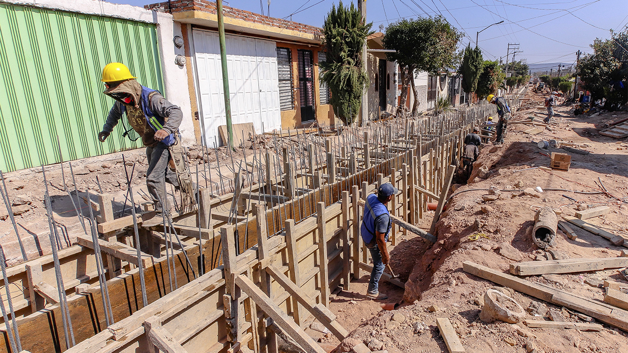 Avanzan obras sociales en colonias de San Juan del Río