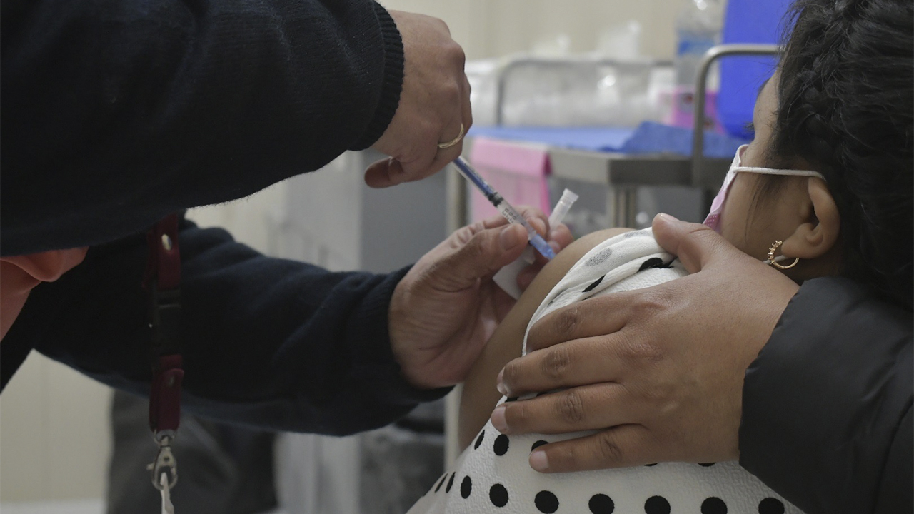 SESA continúa con la aplicación de la vacuna contra la influenza en Querétaro