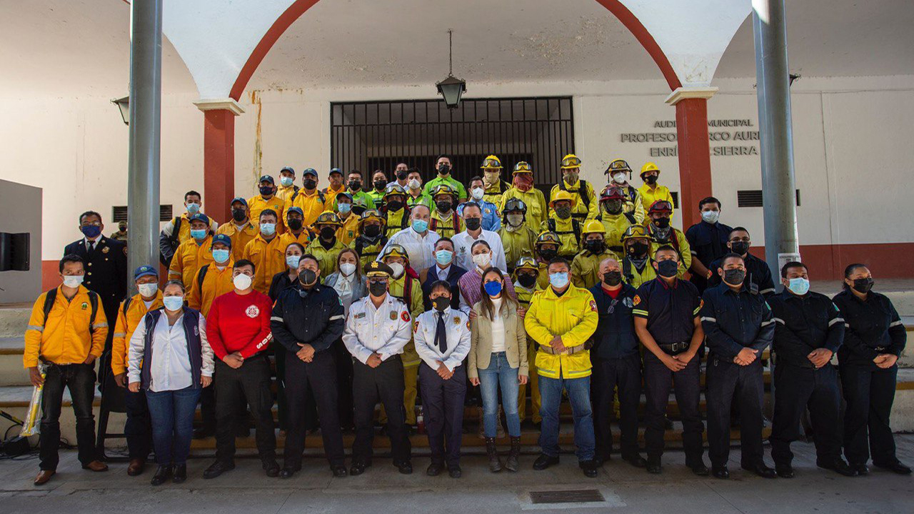 Entrega Gobernador apoyos para fortalecer el desarrollo de la Sierra Gorda queretana