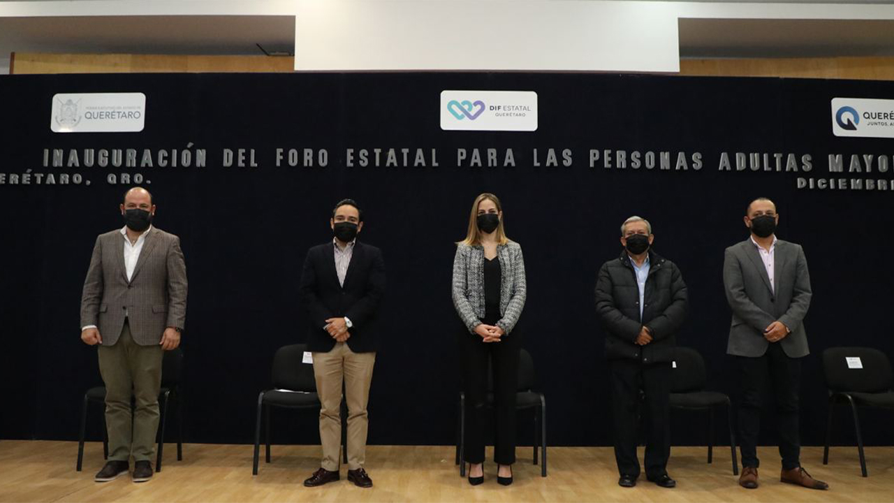 Participó Car Herrera de Kuri en el Foro Estatal para Personas Adultas Mayores