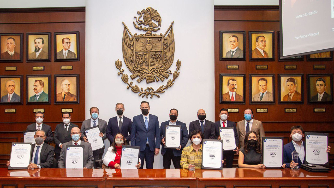 Entrega Gobernador de Querétaro Premio al Mérito Empresarial 2021