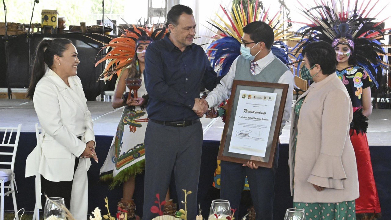 Refrenda Mauricio Kuri total apoyo al sector salud queretano