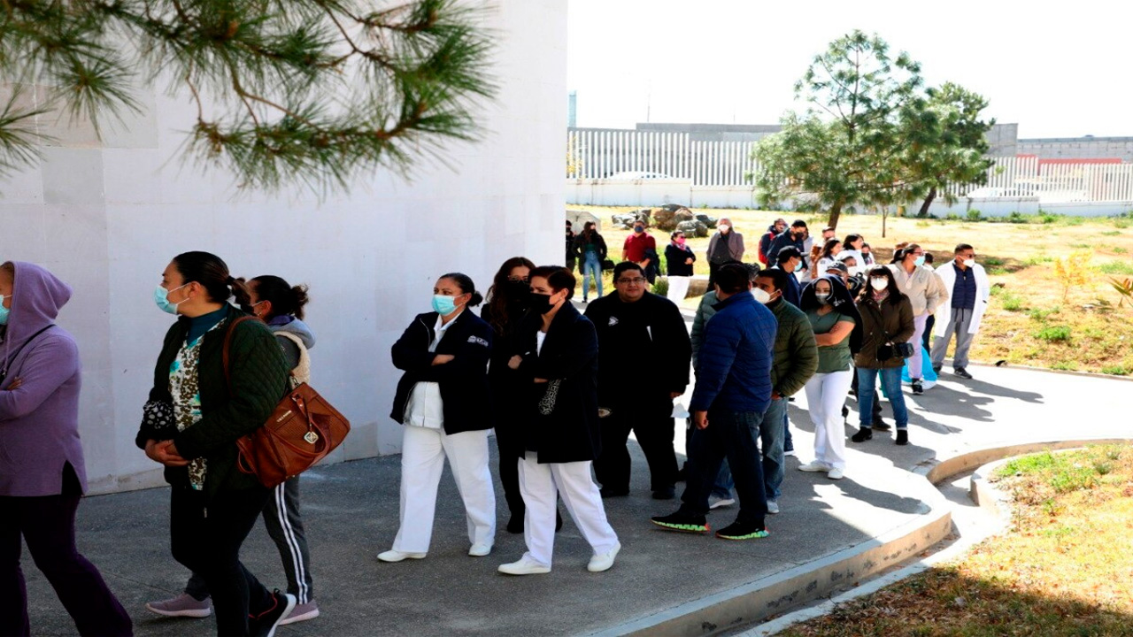 Personal de salud de Zacatecas recibe dosis de refuerzo de vacuna contra Covid-19