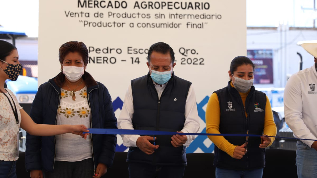 Acude SEDEA a la inauguración del Mercado Agropecuario en Pedro Escobedo