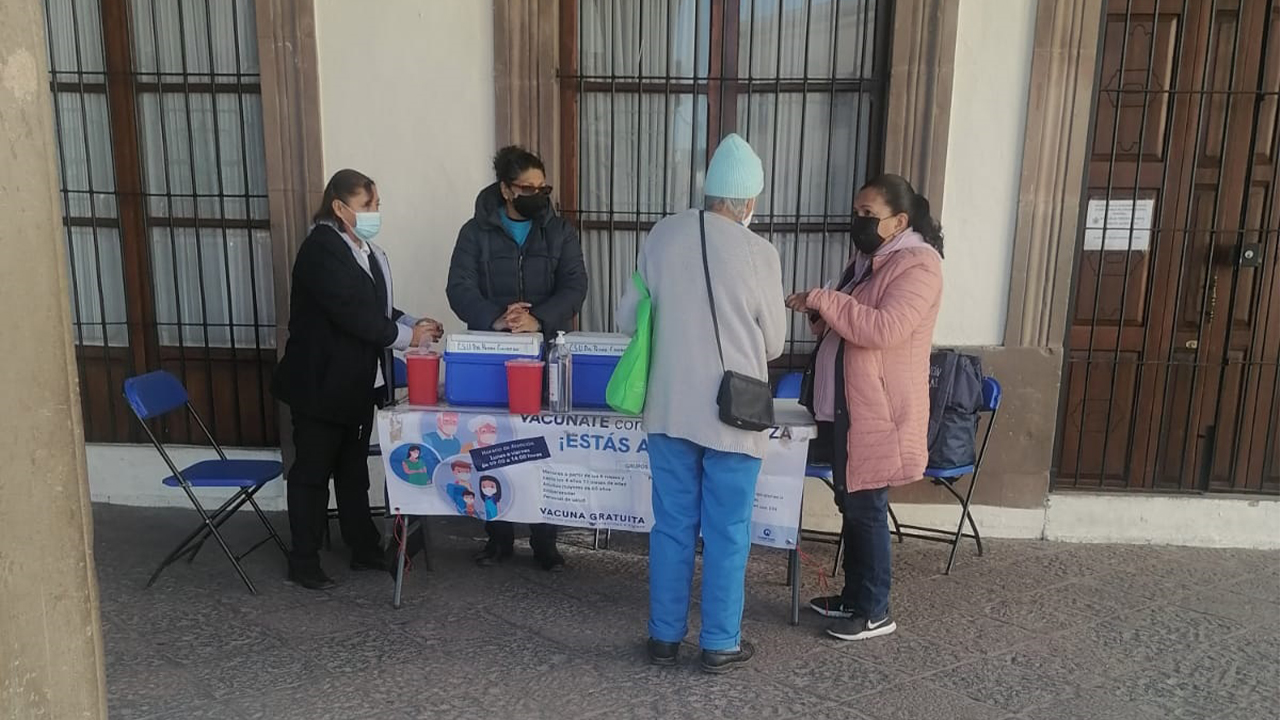 Aplicadas 457 mil 244 dosis de vacuna contra influenza en Querétaro