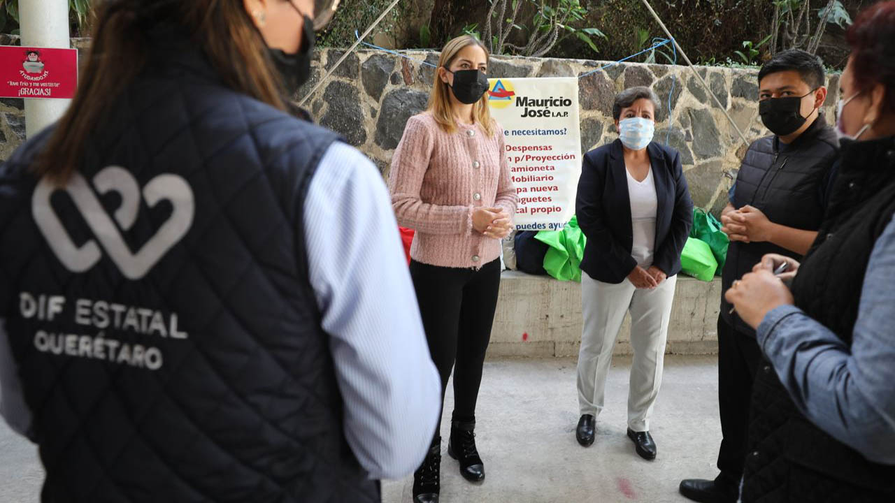 Recorrió Car Herrera de Kuri Centros de Asistencia Social en Querétaro