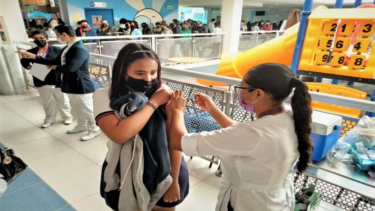 SSG inicia jornada de vacunación a menores de edad en 14 puntos de Guanajuato