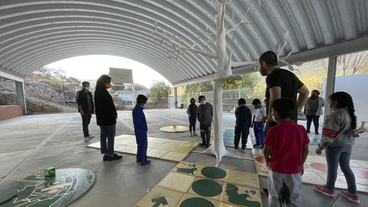 Se presenta Chamánki árbol itinerante en Tolimán