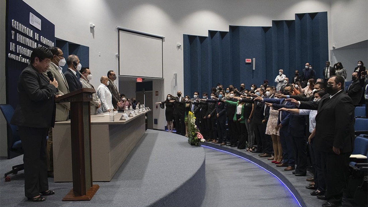 SESA realiza ceremonia de fin de cursos de especialidades médicas