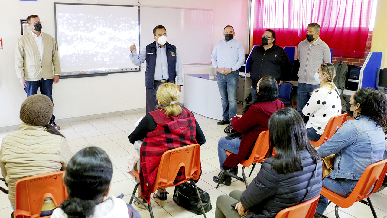 UTC da a conocer su oferta educativa a jóvenes de Huimilpan