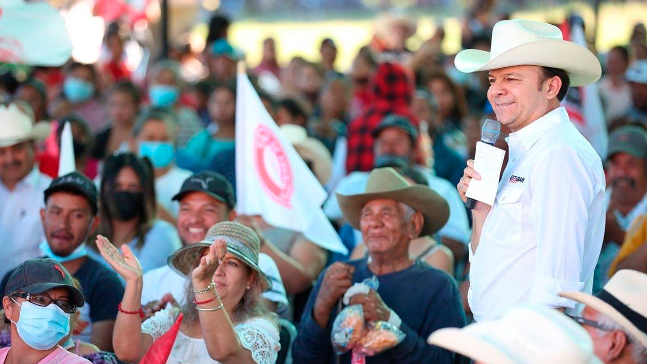 Esteban Villegas se compromete a devolver apoyos que le quitaron al campo del Estado de Durango