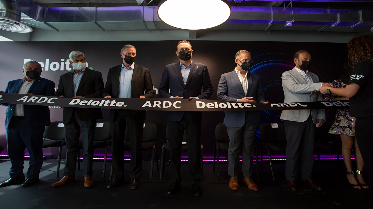 Inaugura Gobernador de Querétaro nuevas oficinas de Deloitte