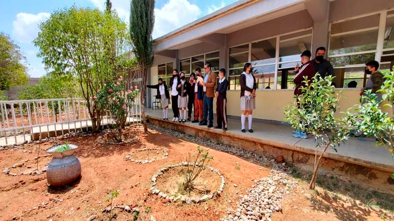 A través de la jardinería, escuela secundaria de Fresnillo Zacatecas evita que los estudiantes se expongan a conductas de riesgo