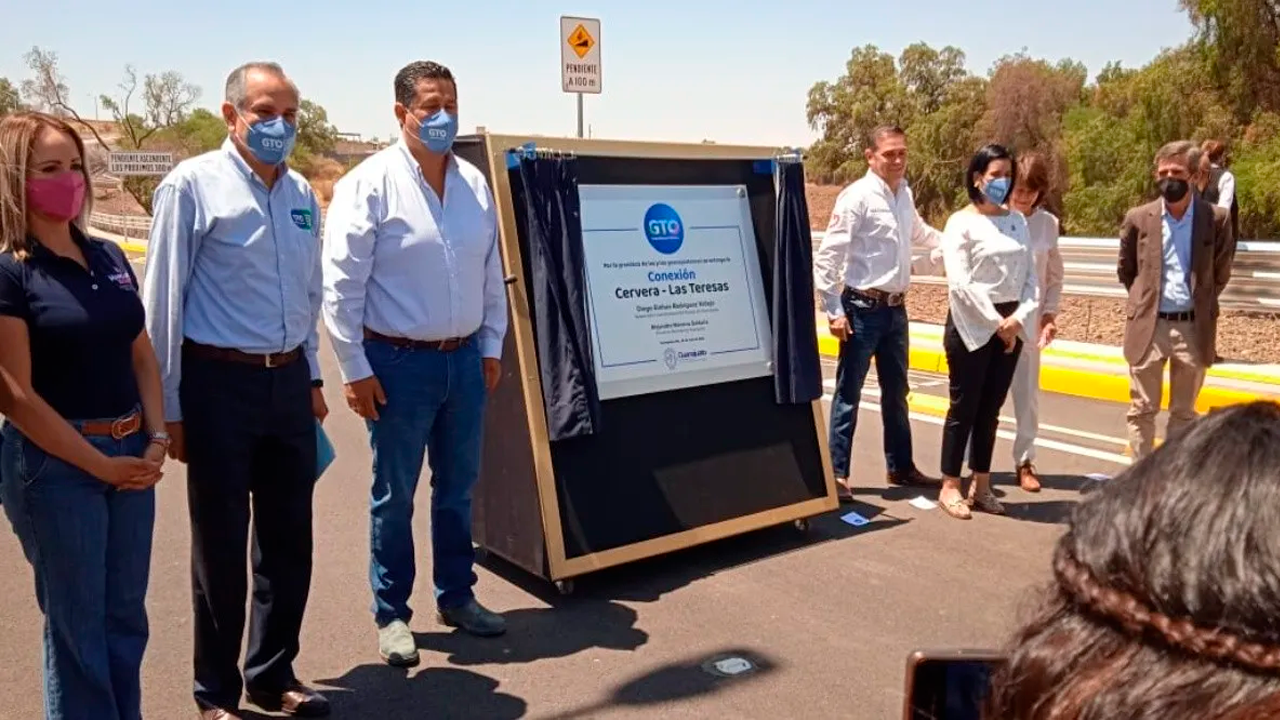 Inaugura Gobernador de Guanajuato vialidad Cervera-Las Teresas
