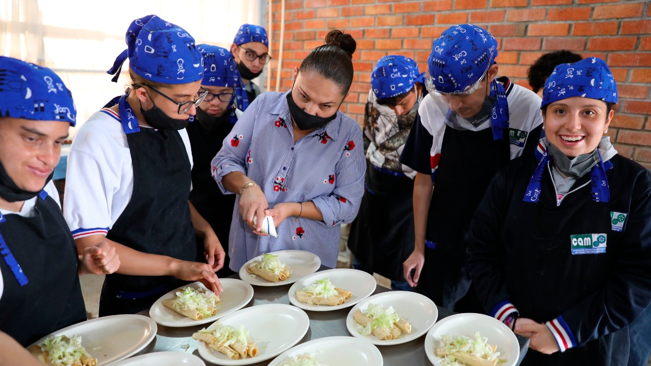 Escuela de Zacatecas transforma la vida de estudiantes que tienen discapacidad