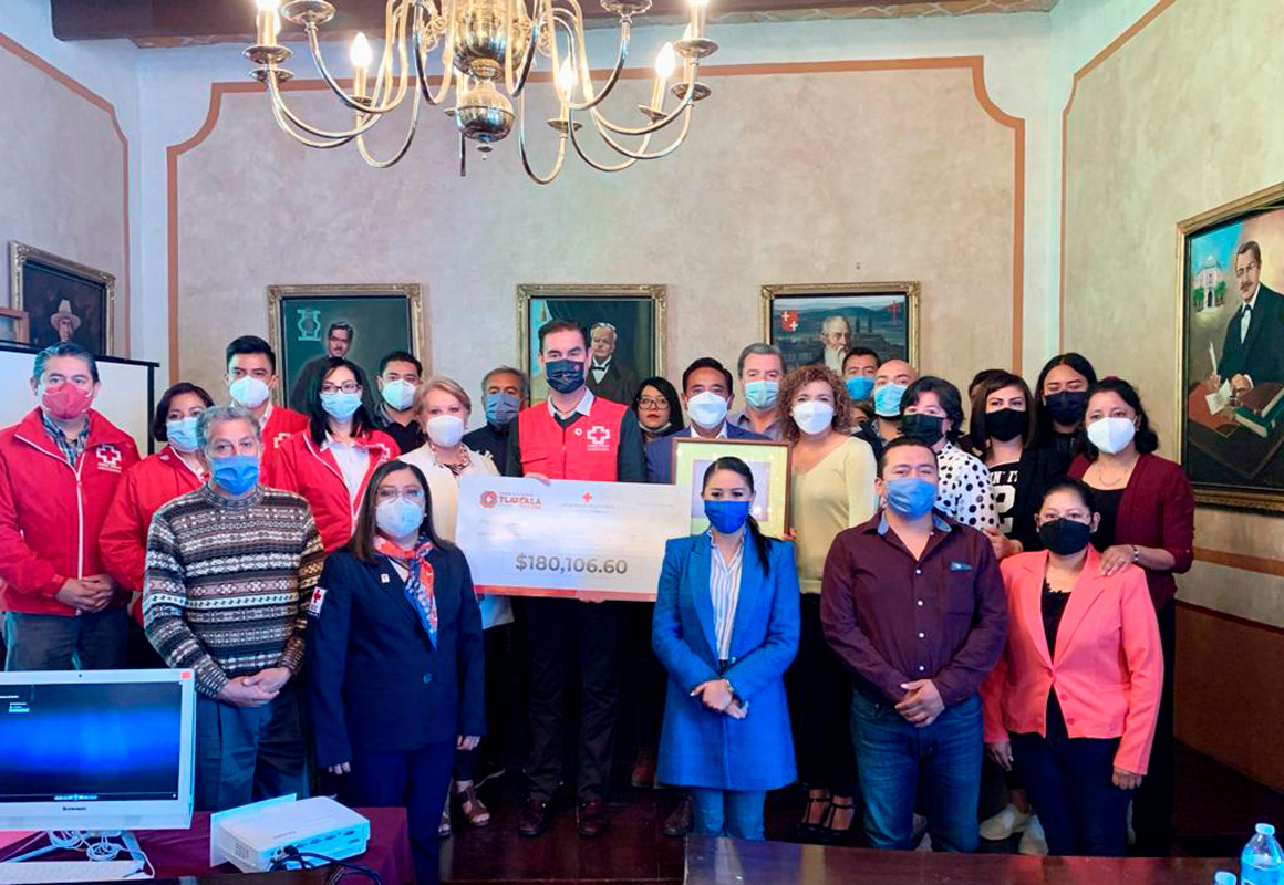 Entrega Ayuntamiento de Tlaxcala generoso donativo a la Cruz Roja