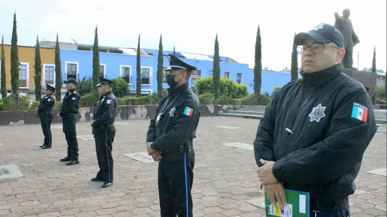 Pasan revista a policía municipal de Tlaxcala